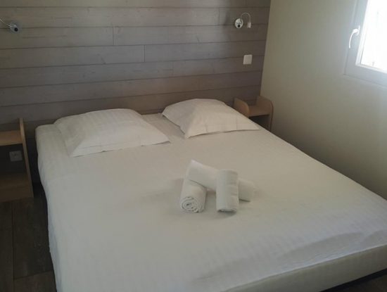 Campingplatz De La Falaise: 3 Schlafzimmer 149 gemachte Betten