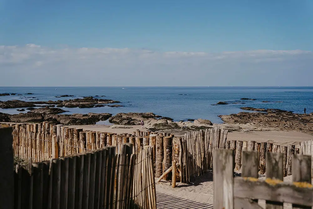 camping-la-falaise-entre-piscine-et-ocean-en-loire-atlantique